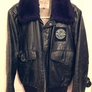 Vintage EXCELLED 70s BLACK BOMBER SHERPA LEATHER